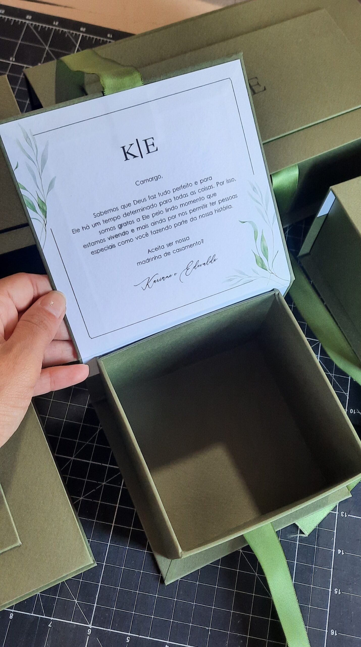 Caixa Cartonada P - Verde Oliva - Imagem 2