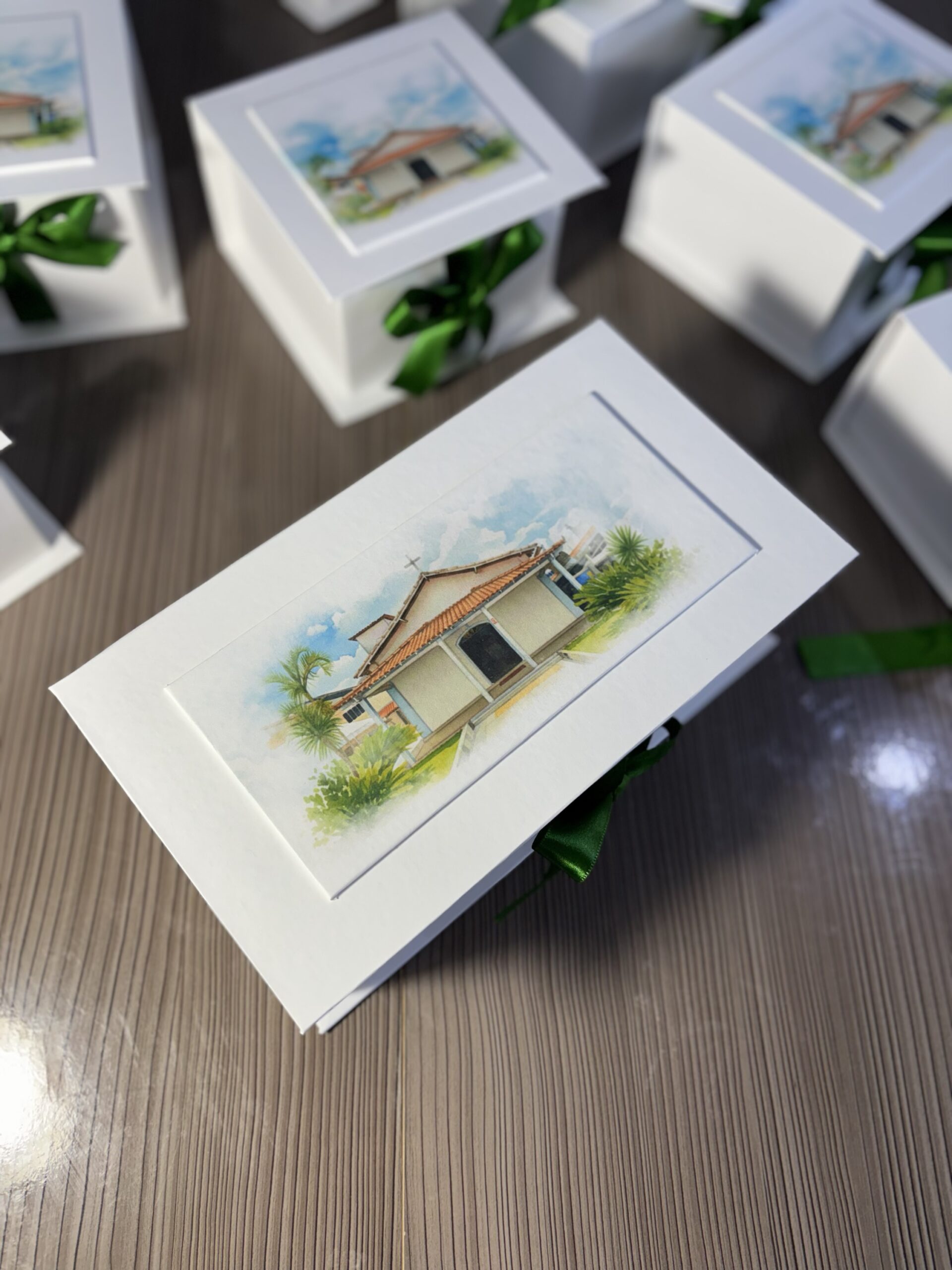 Caixa cartonada Personalizada M com aquarela