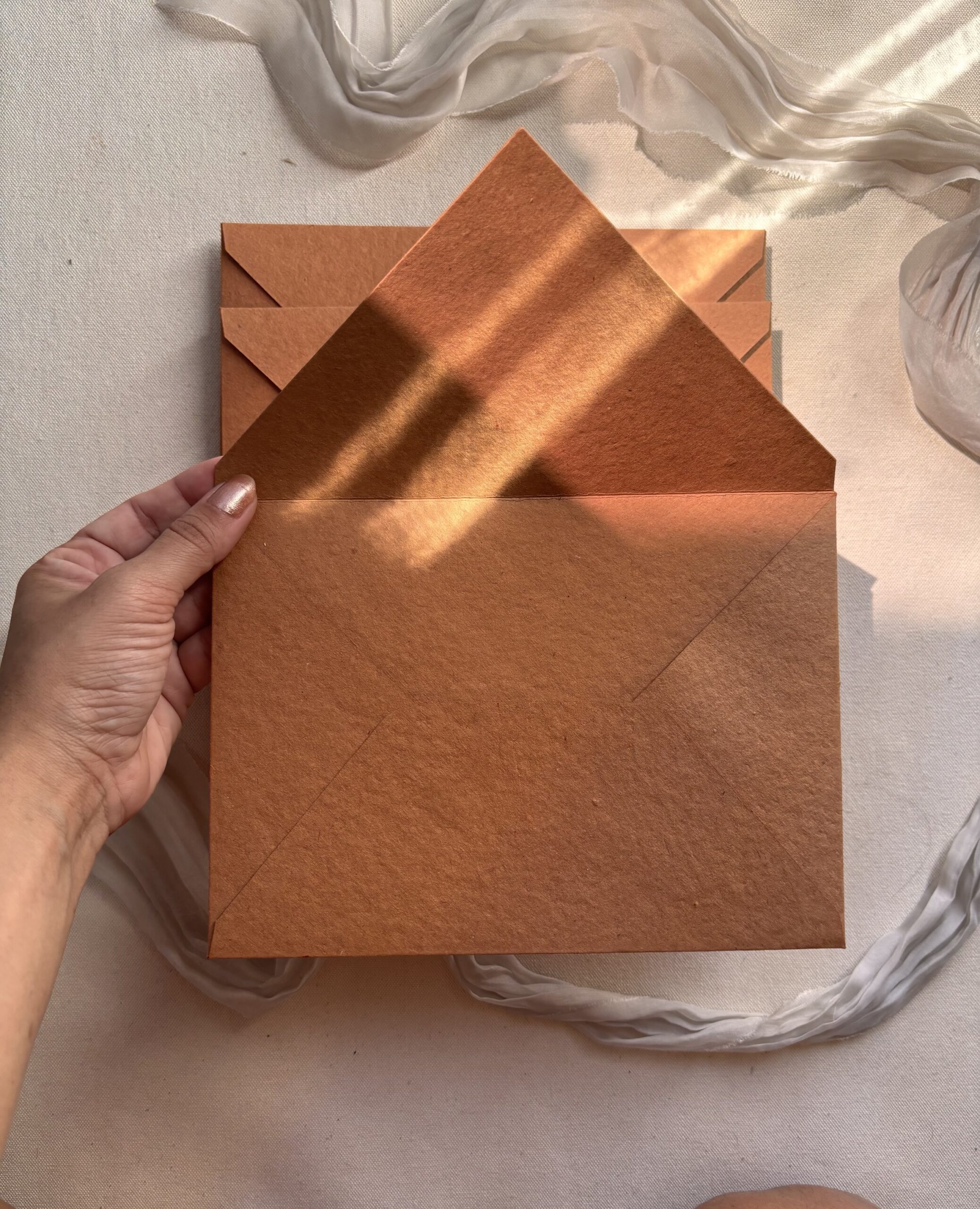 Envelope para Convite de Casamento terracota em papel algodão - Imagem 2